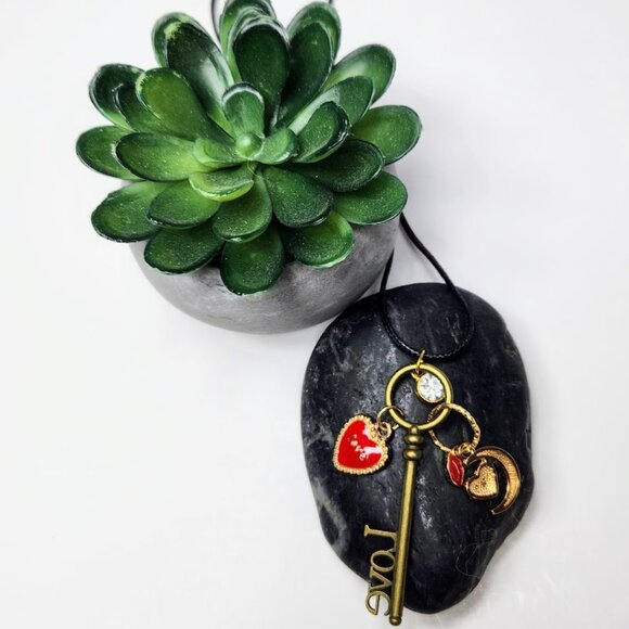 Key charm Love Charm Adjustable Corded Necklace Handcrafted - Picture 2 of 3